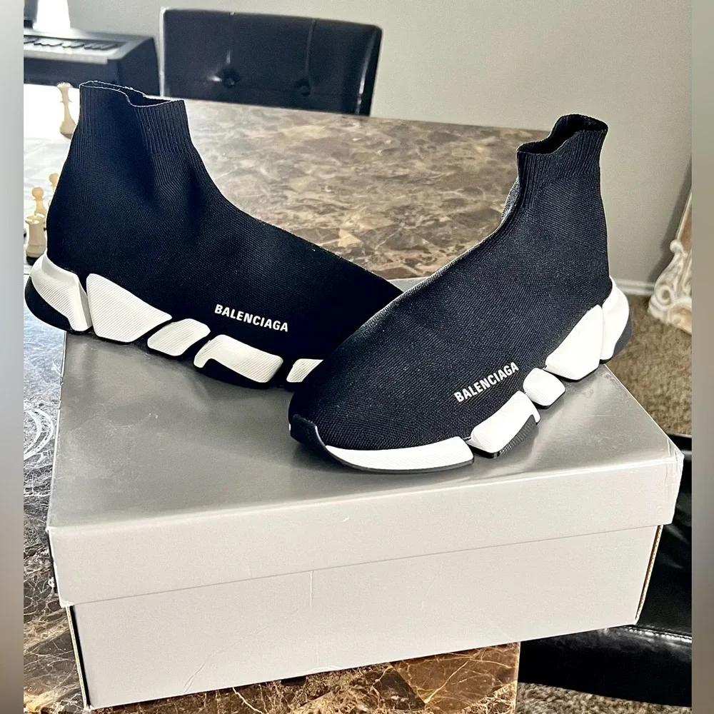 BAlenciaga speed run men size 9. - Picture 2 of 2